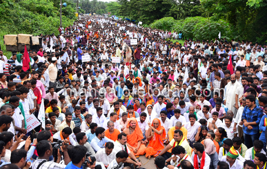 Yettinahole protest in uppinangady